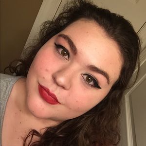 Meet your Posher, Carly